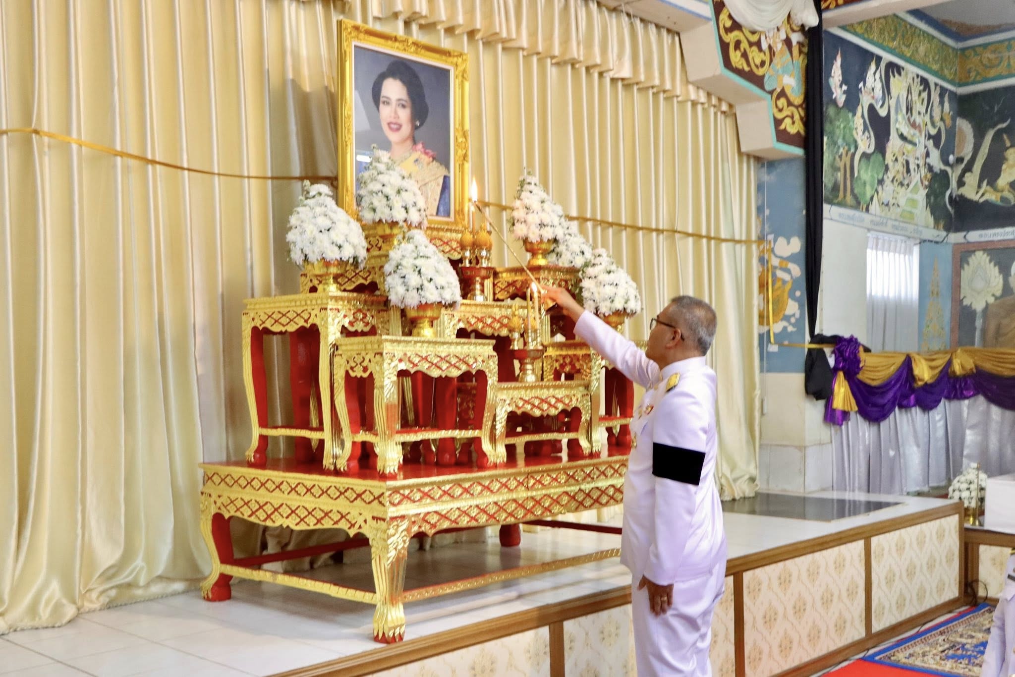 จังหวัดนครพนมประกอบพิธีบำเพ็ญกุศลสตมวาร (ครบ 100 วัน) อุทิศถวายเป็นพระราชกุศล แด่สมเด็จพระนางเจ้าสิริกิติ์ พระบรมราชินีนาถ พระบรมราชชนนีพันปีหลวง