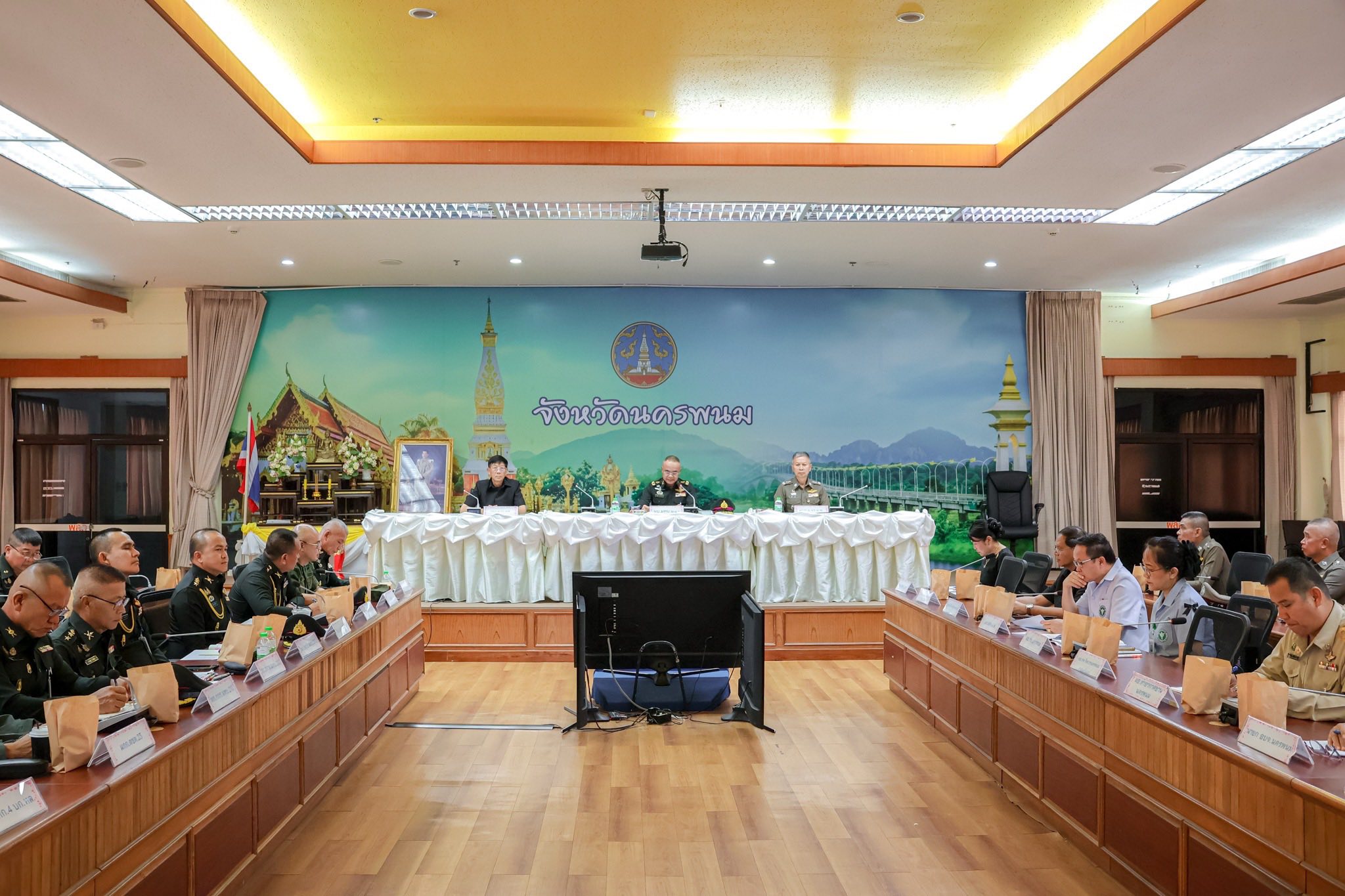 จังหวัดนครพนมประชุมเตรียมความพร้อมถวายความปลอดภัย รับเสด็จสมเด็จพระเจ้าน้องนางเธอ เจ้าฟ้าจุฬาภรณวลัยลักษณ์ กรมพระศรีสวางควัฒน วรขัตติยราชนารี เสด็จทรงออกหน่วยสัตวแพทย์อาสาจุฬาภรณ์